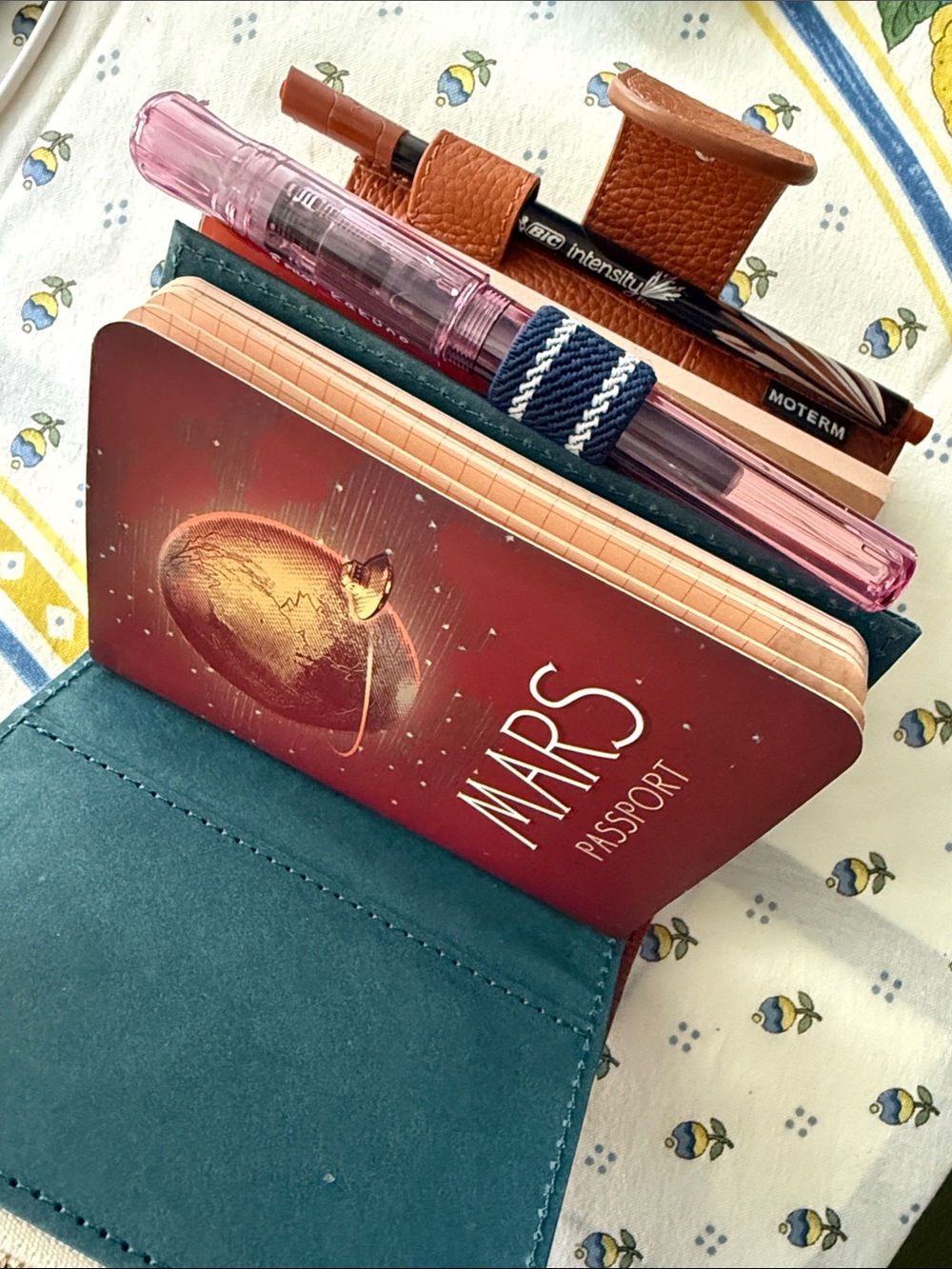 MOTERM Brown/tan Leather Organizer Notebook Cover - Picture 7 of 10